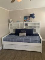 Alquiler Vacacional - Beach Serenity Retreat - The Beach House: 3 BR/1 Bath. 1.5  Block from the Beach