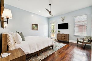 Alquiler Vacacional - Fresh Luxe Design • Spacious • Free Parking • Near French Quarter • Back Patio