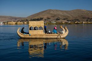 Actividad - Recorrido de día completo al lago Titicaca, las islas flotantes de los Uros y la comunidad de la isla de Taquile desde Puno