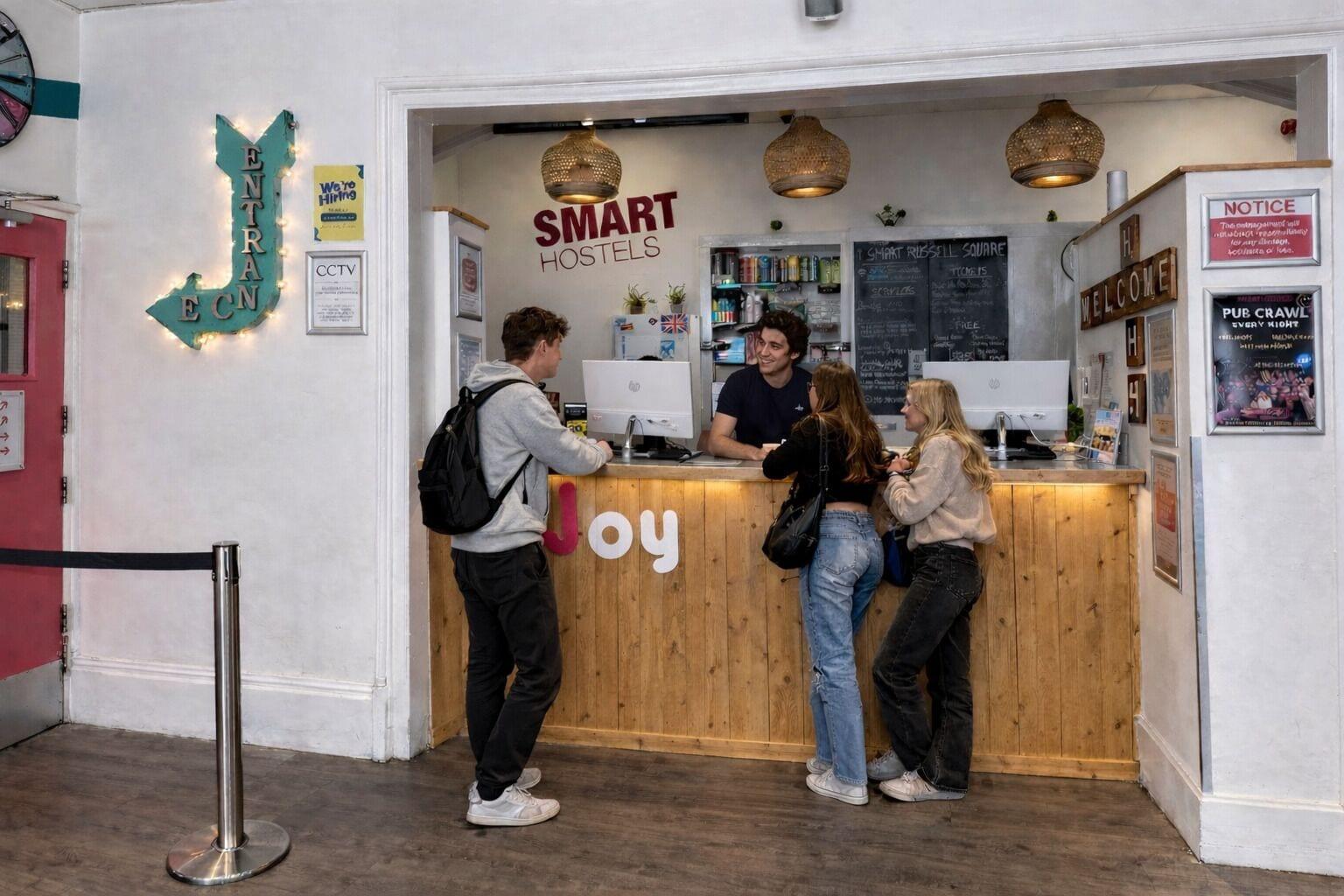 Vista Lobby Smart Russell Square Hostel