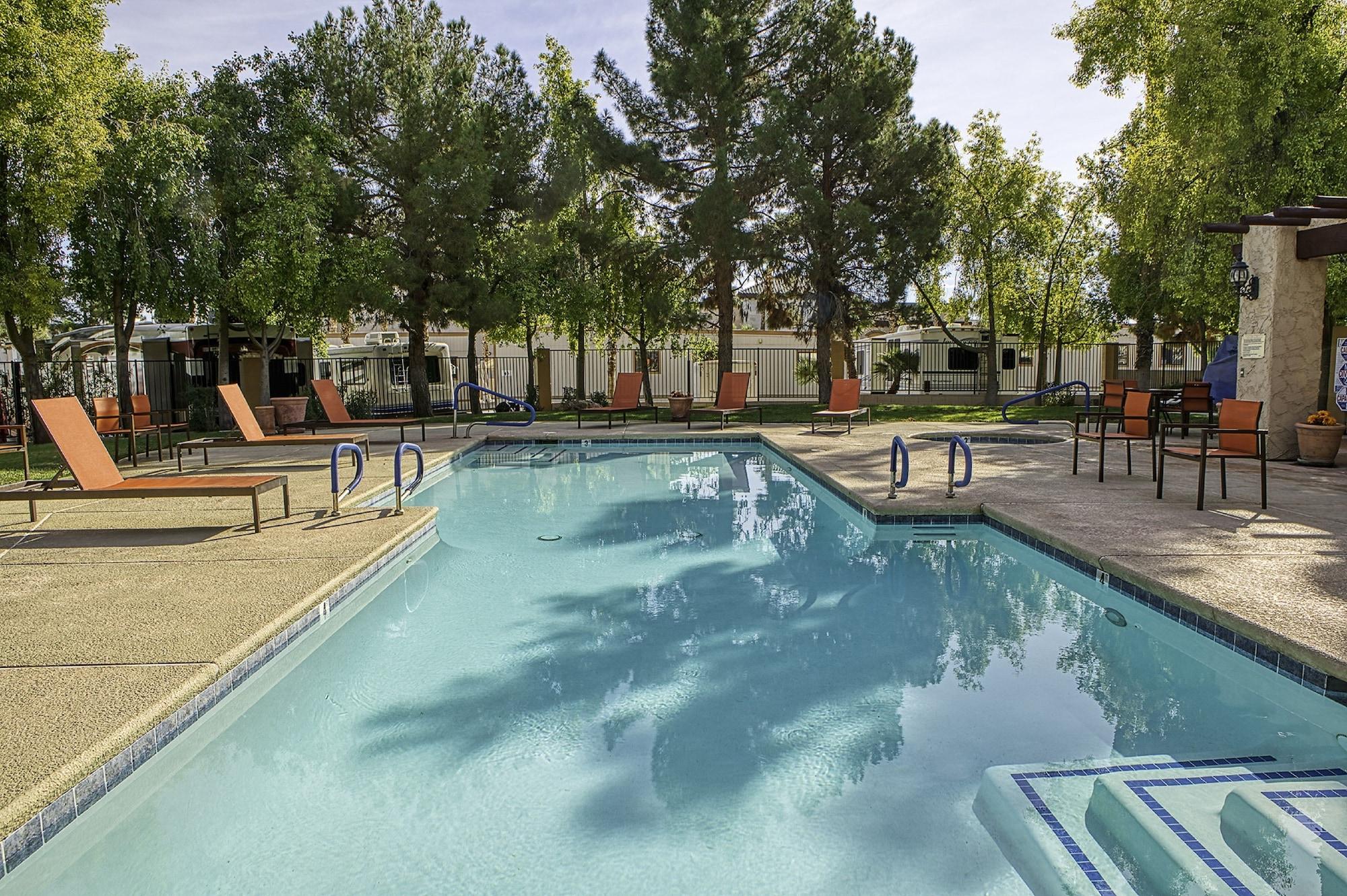 Vista Piscina Arizona Charlie's Boulder