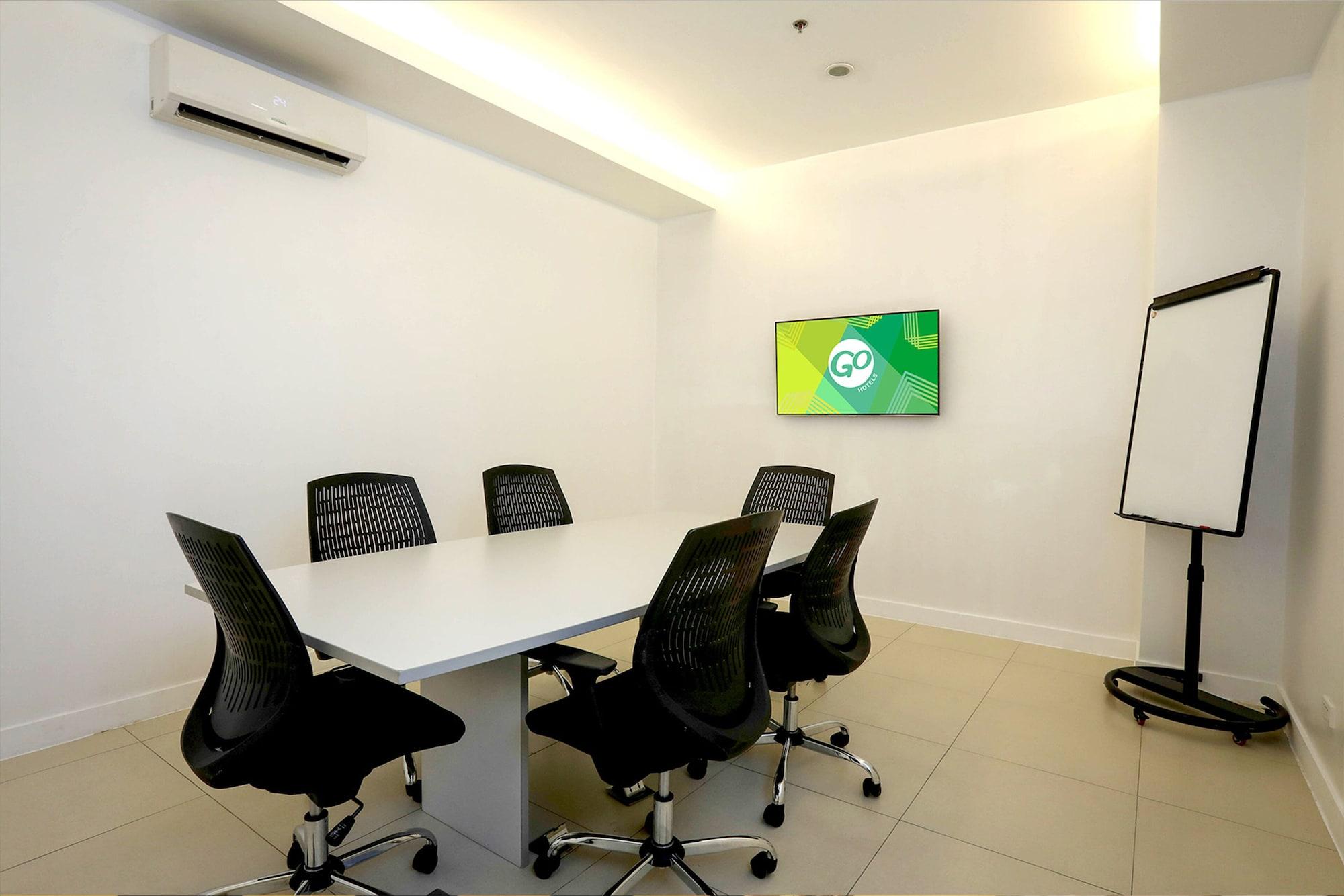Sala de Reuniones Go Hotels Timog