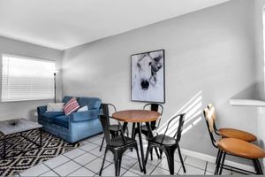 Alquiler Vacacional - Cozy 1BR Retreat 6 Mins to Beach Free Parking