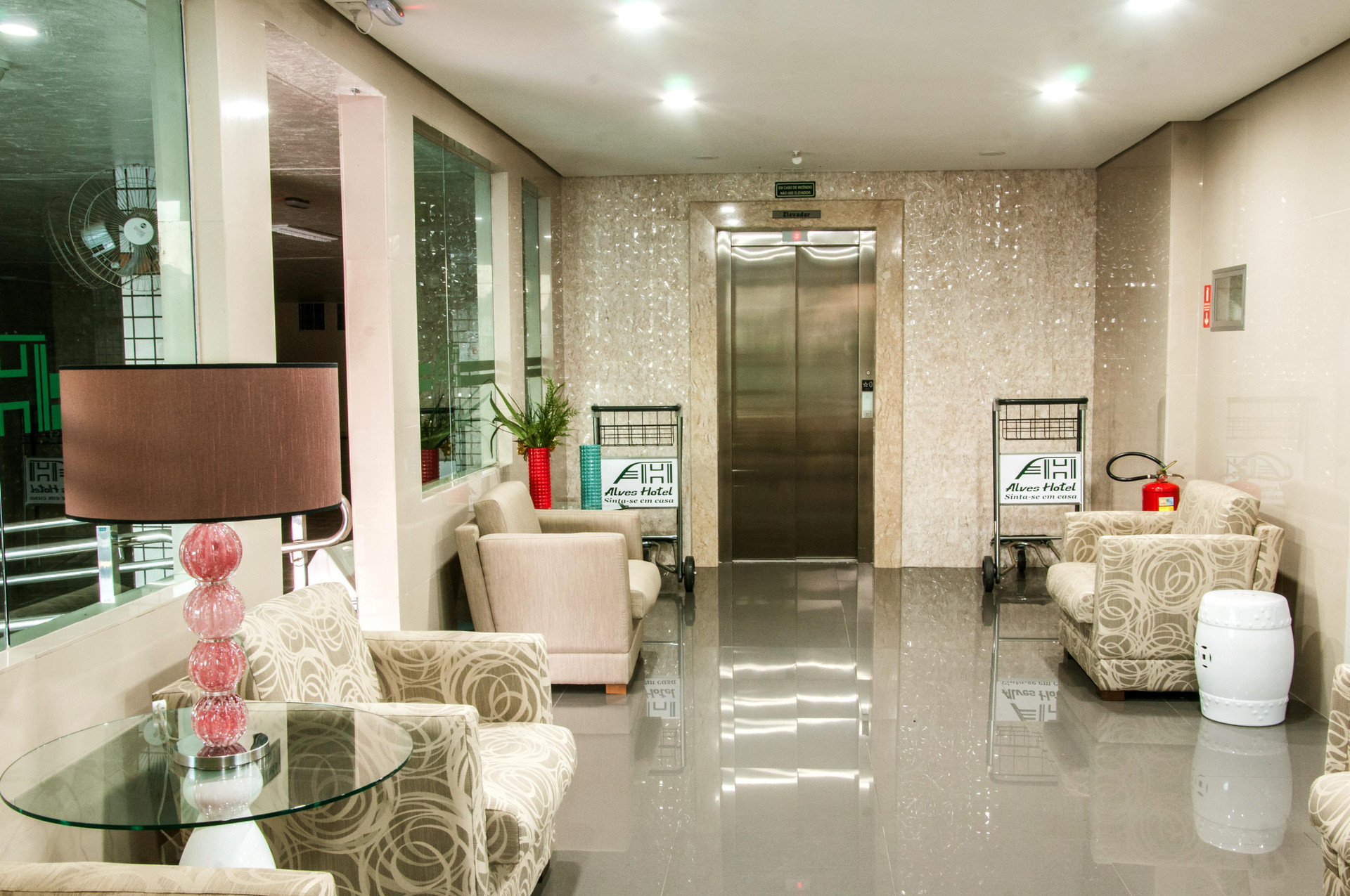Vista Lobby Alves Hotel