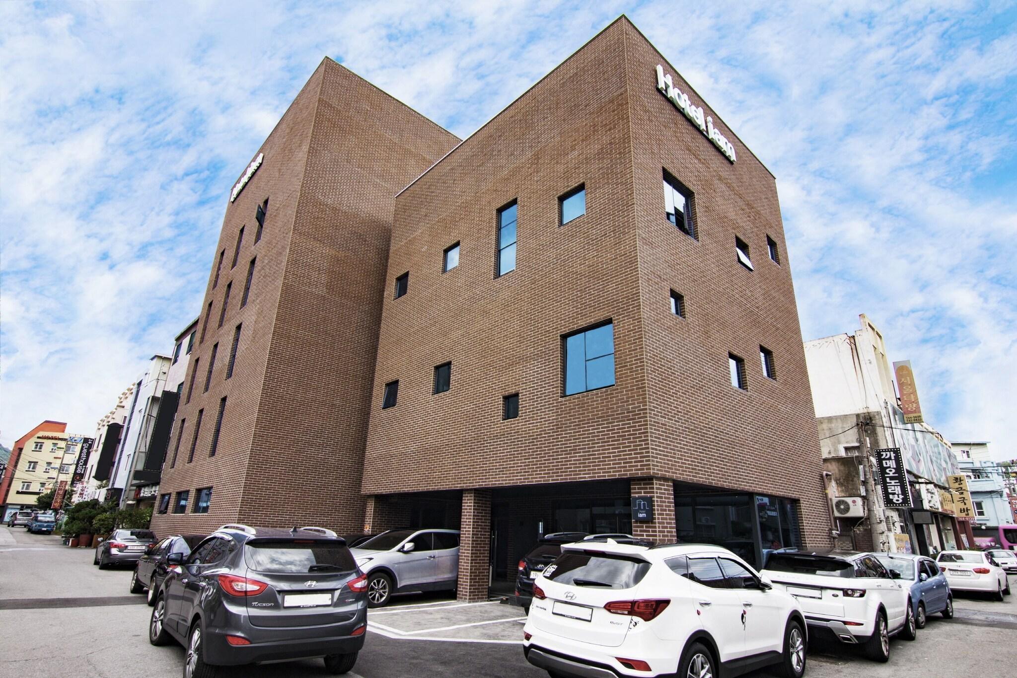 Vista Exterior Hotel iam - Hostel