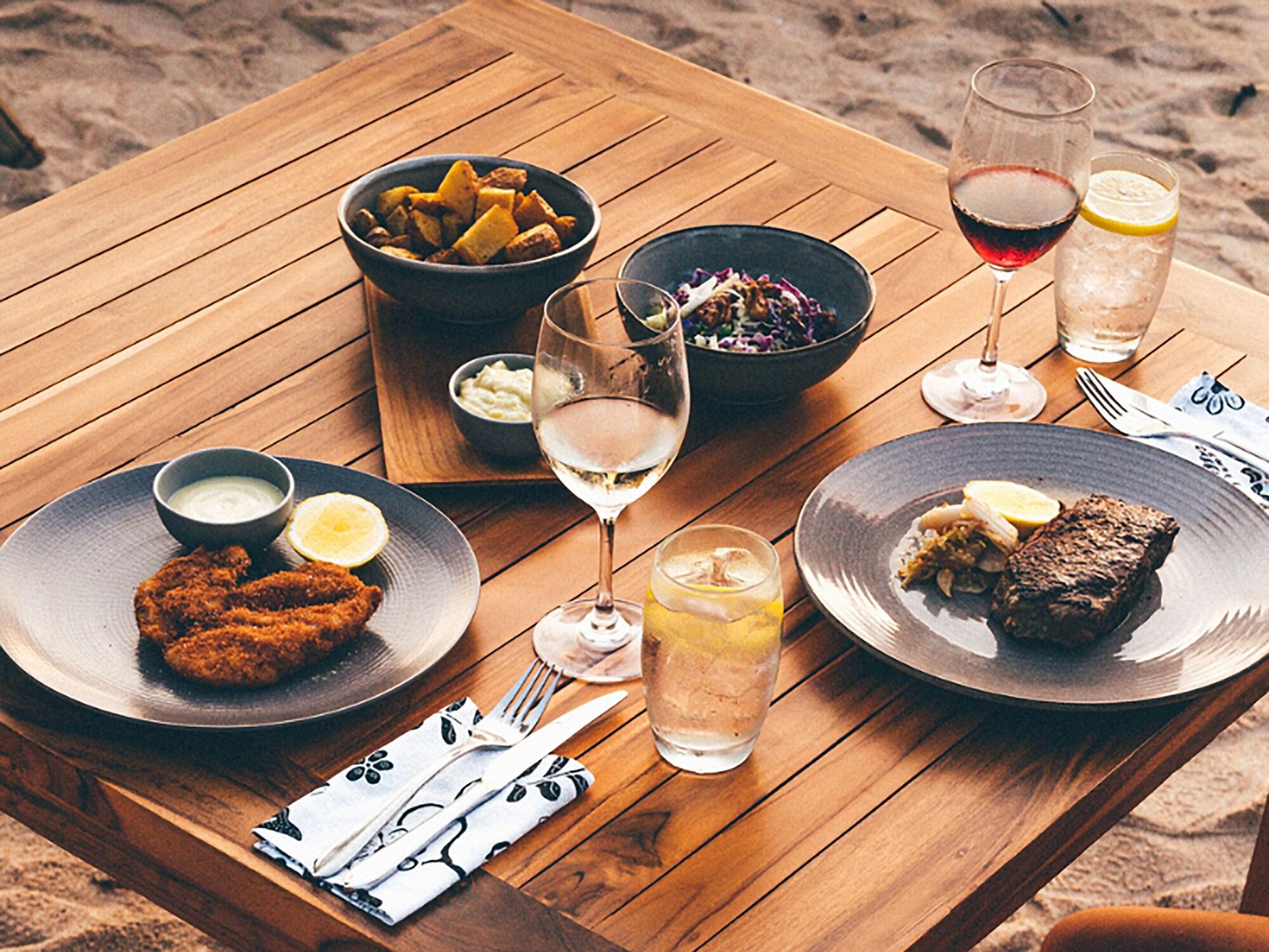 Restaurant Ohana's Beachfront Resort & Beach Club