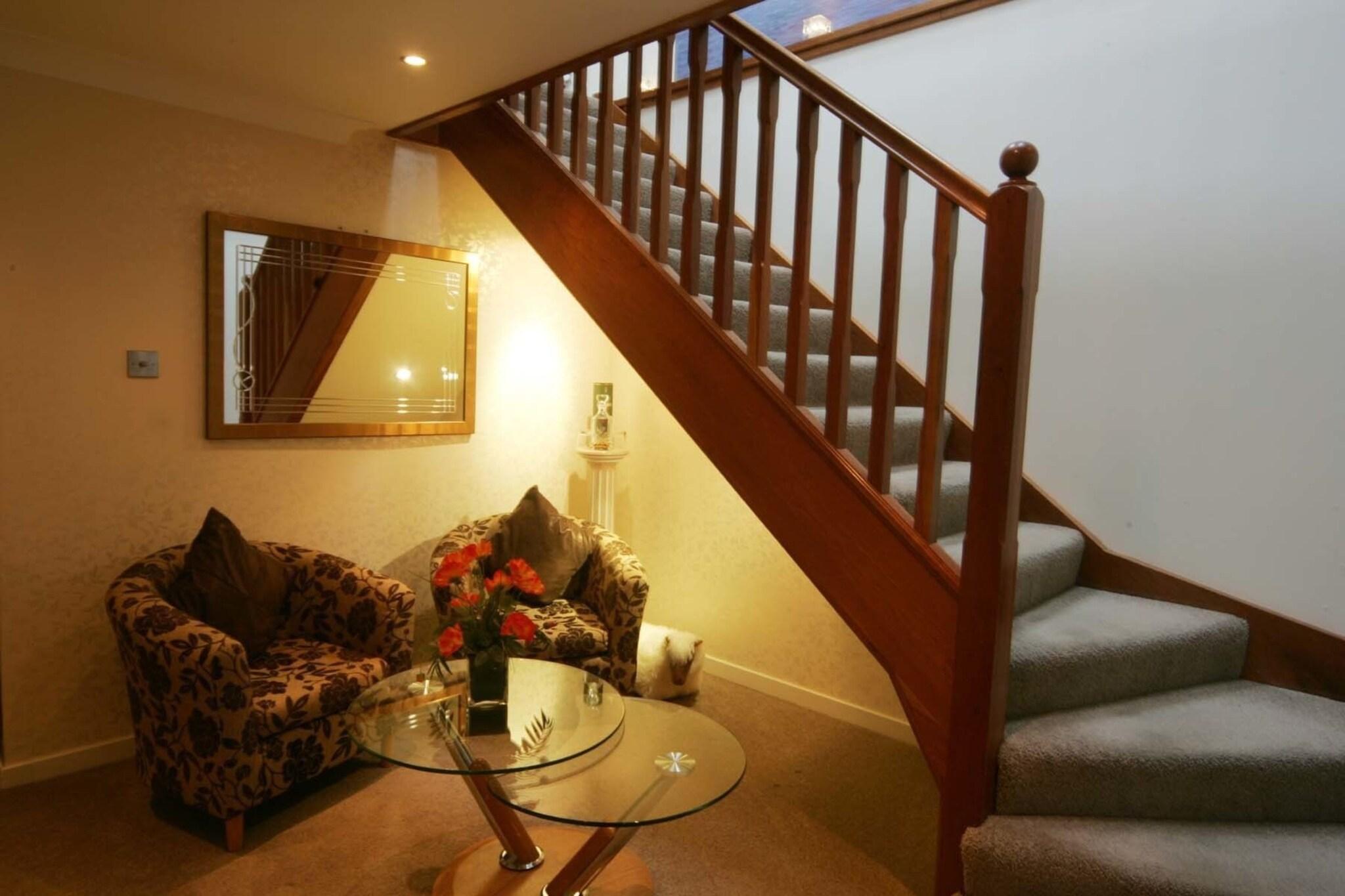 Vista Lobby Ayrs & Graces