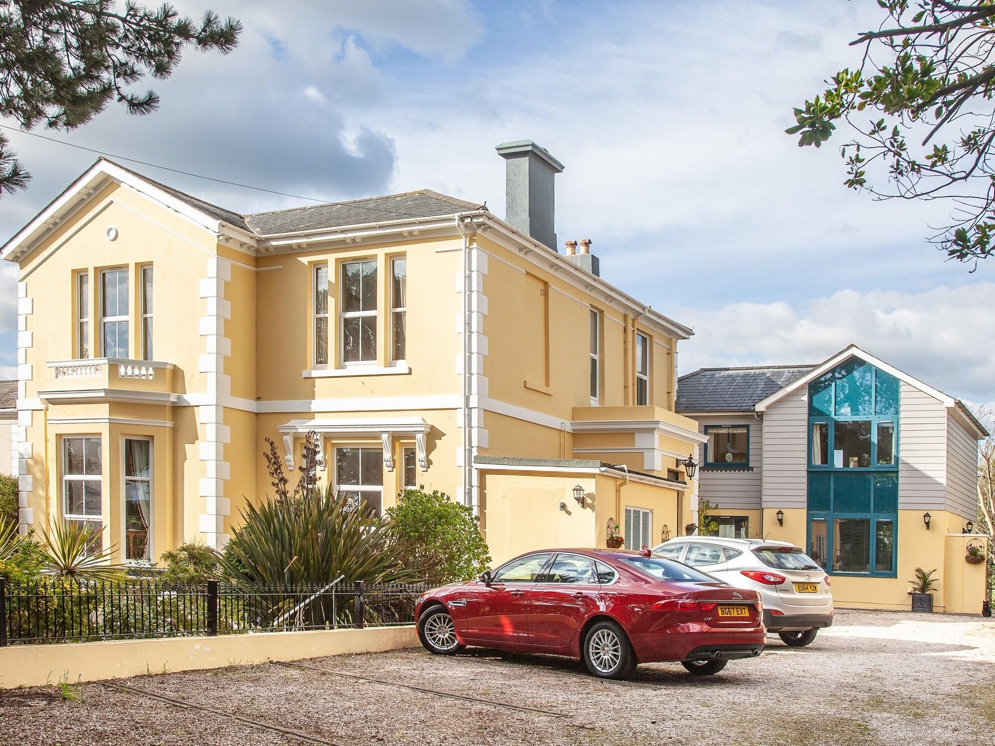 Varios Court Prior Boutique B&B and Apartment