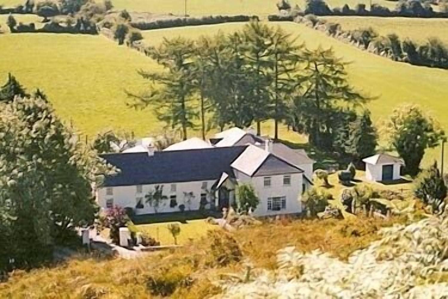 Varios Salmon Leap Farm B&B