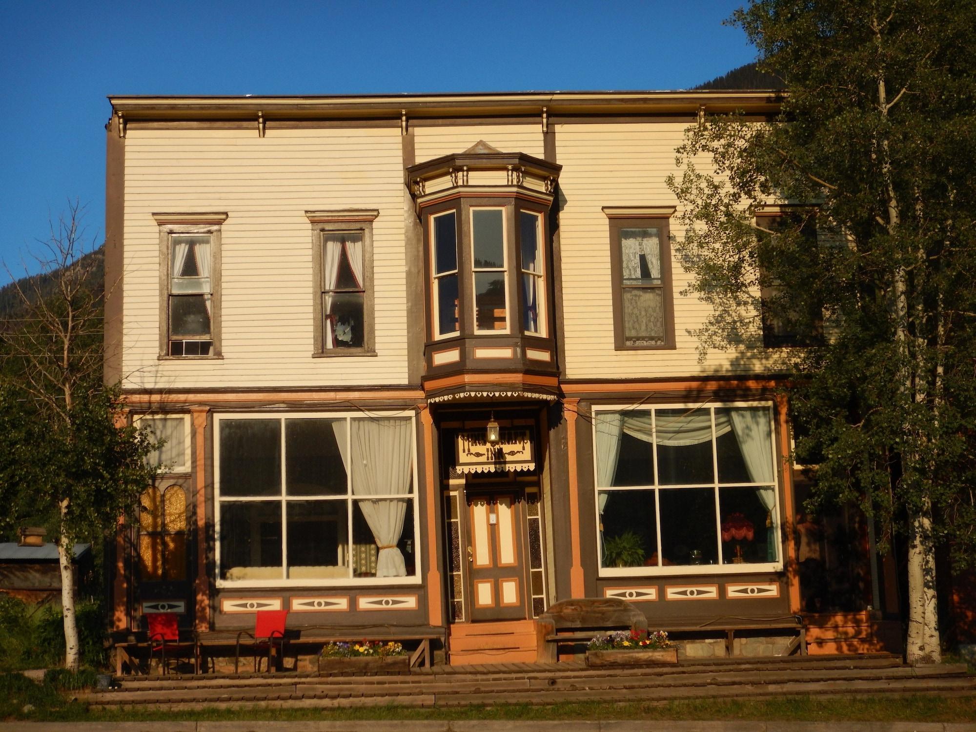 Varios Rico Mine Shaft Inn