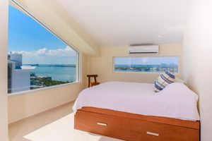 Alquiler Vacacional - Oceanfront Penthouse on Cancun Beach w/Amazing Views! Steps to Beach & Nightlife