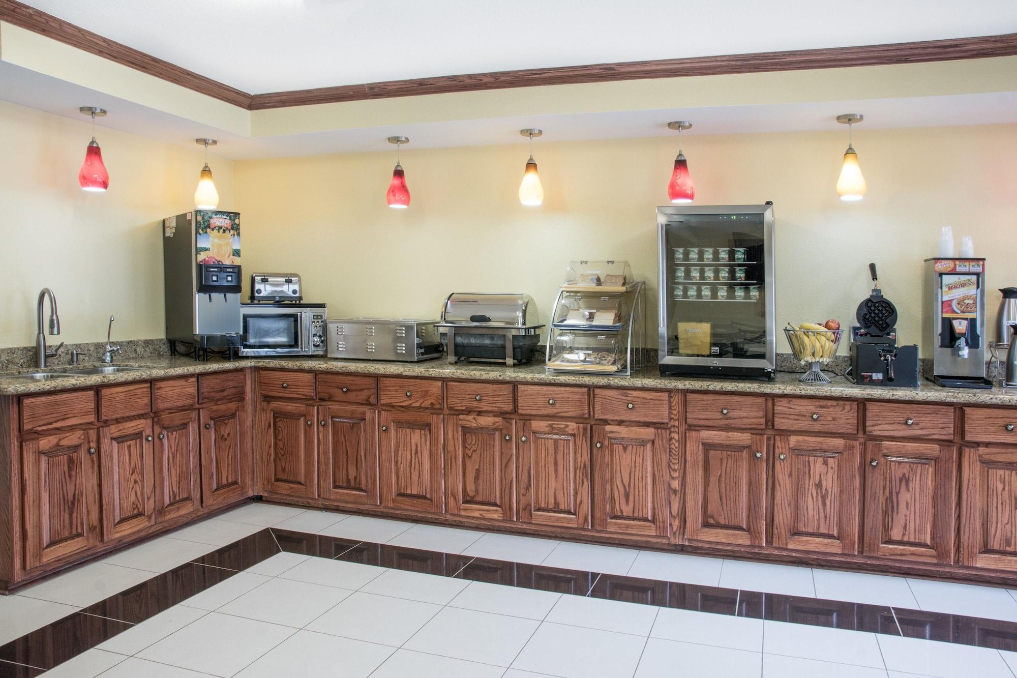 Restaurant Days Inn by Wyndham Houston