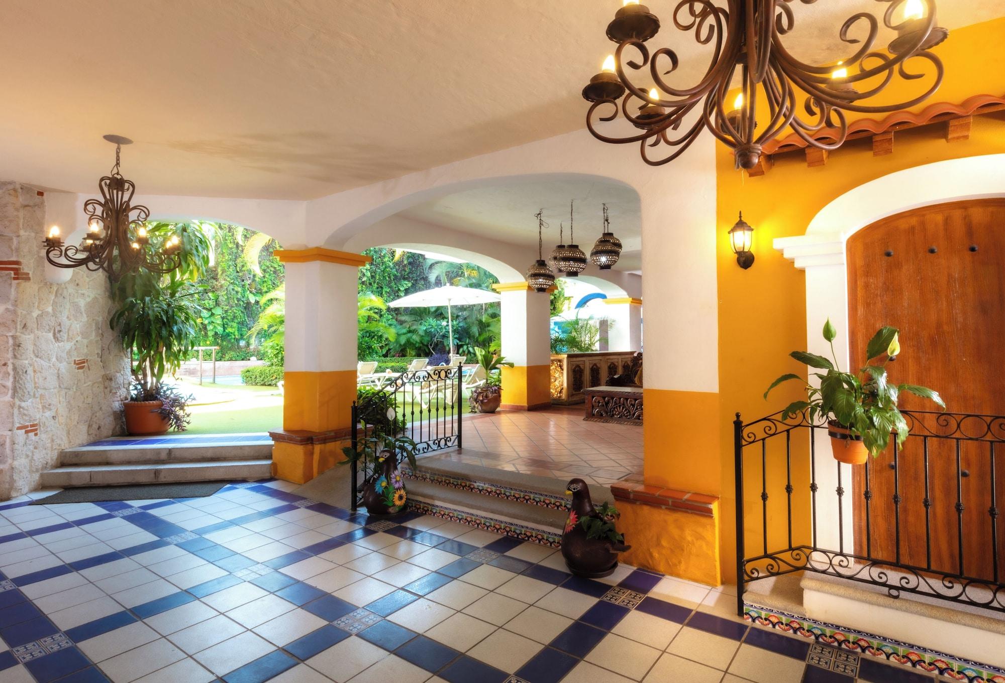 Vista Lobby Los Arcos Suites