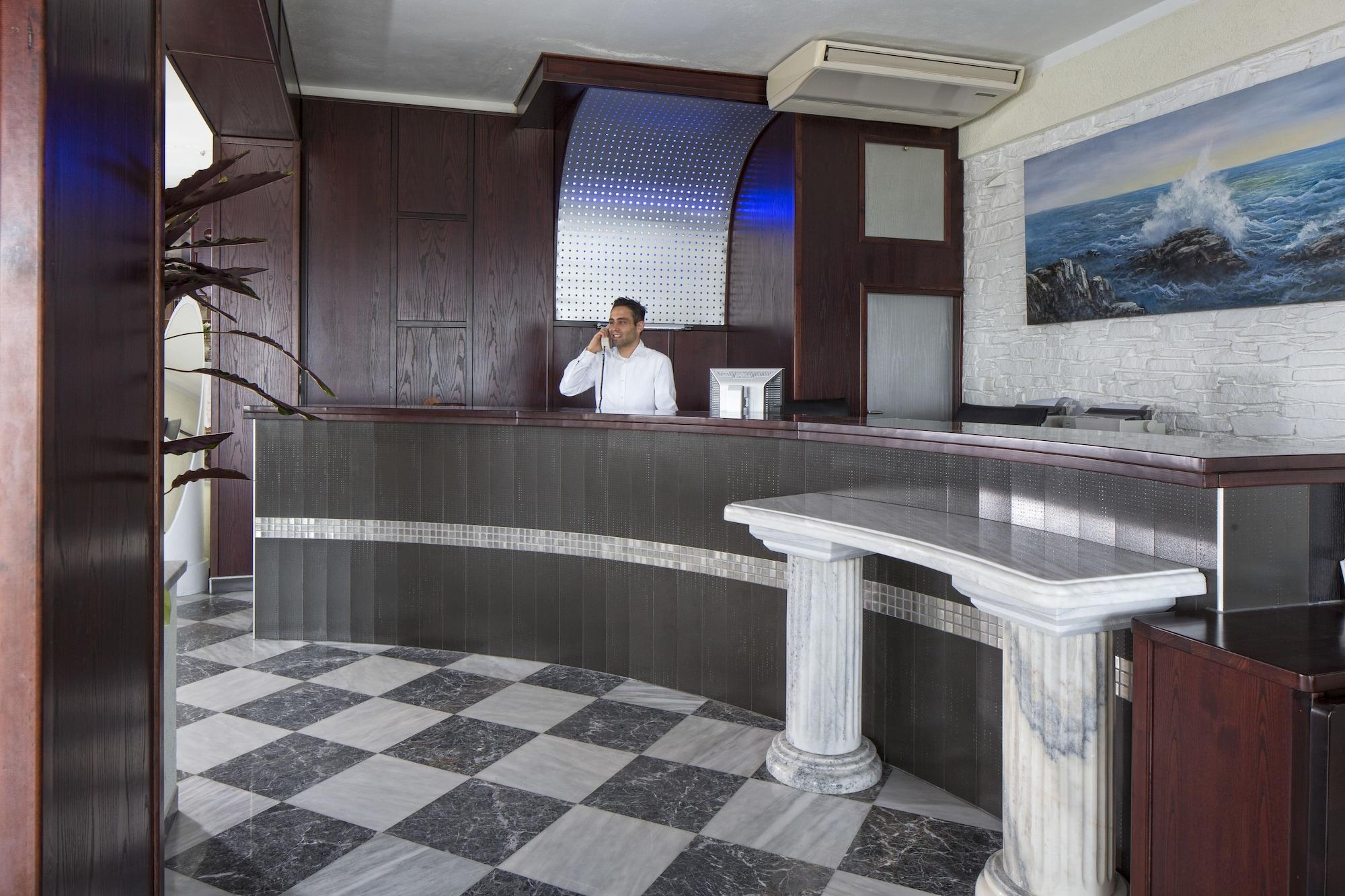 Vista Lobby Contaratos Beach