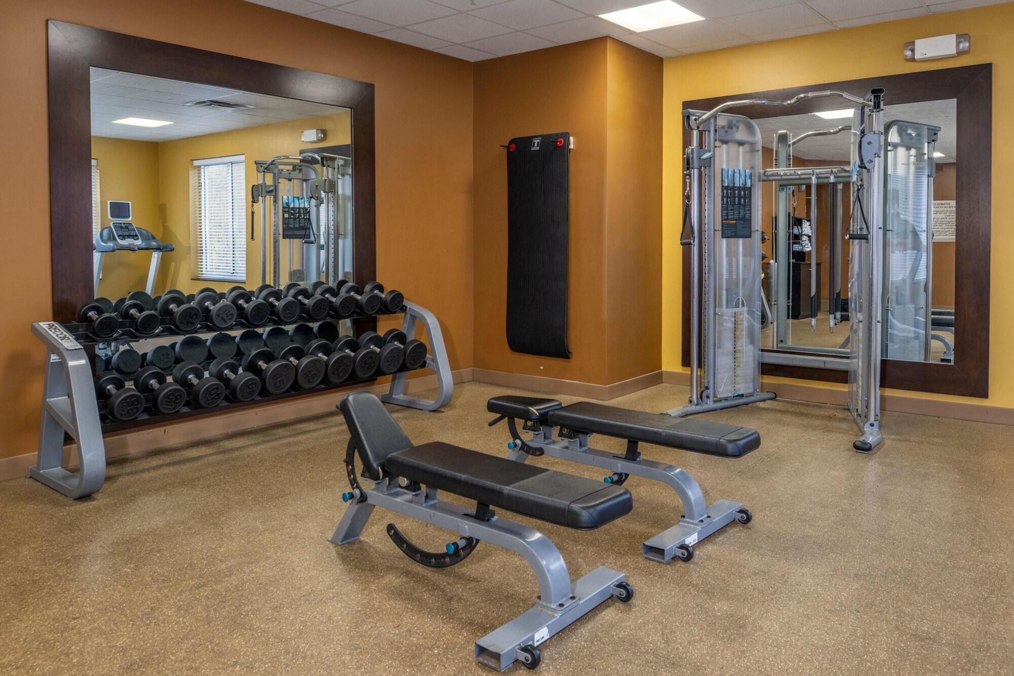 Gimnasio Hilton Garden Inn St. Louis Airport