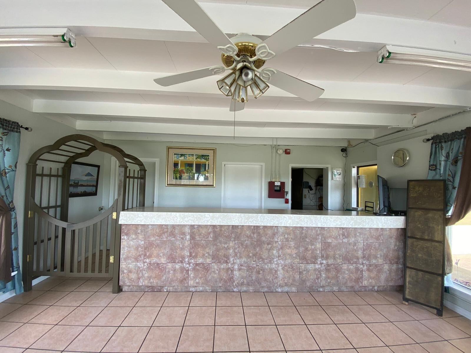 Vista Lobby Economy Suites