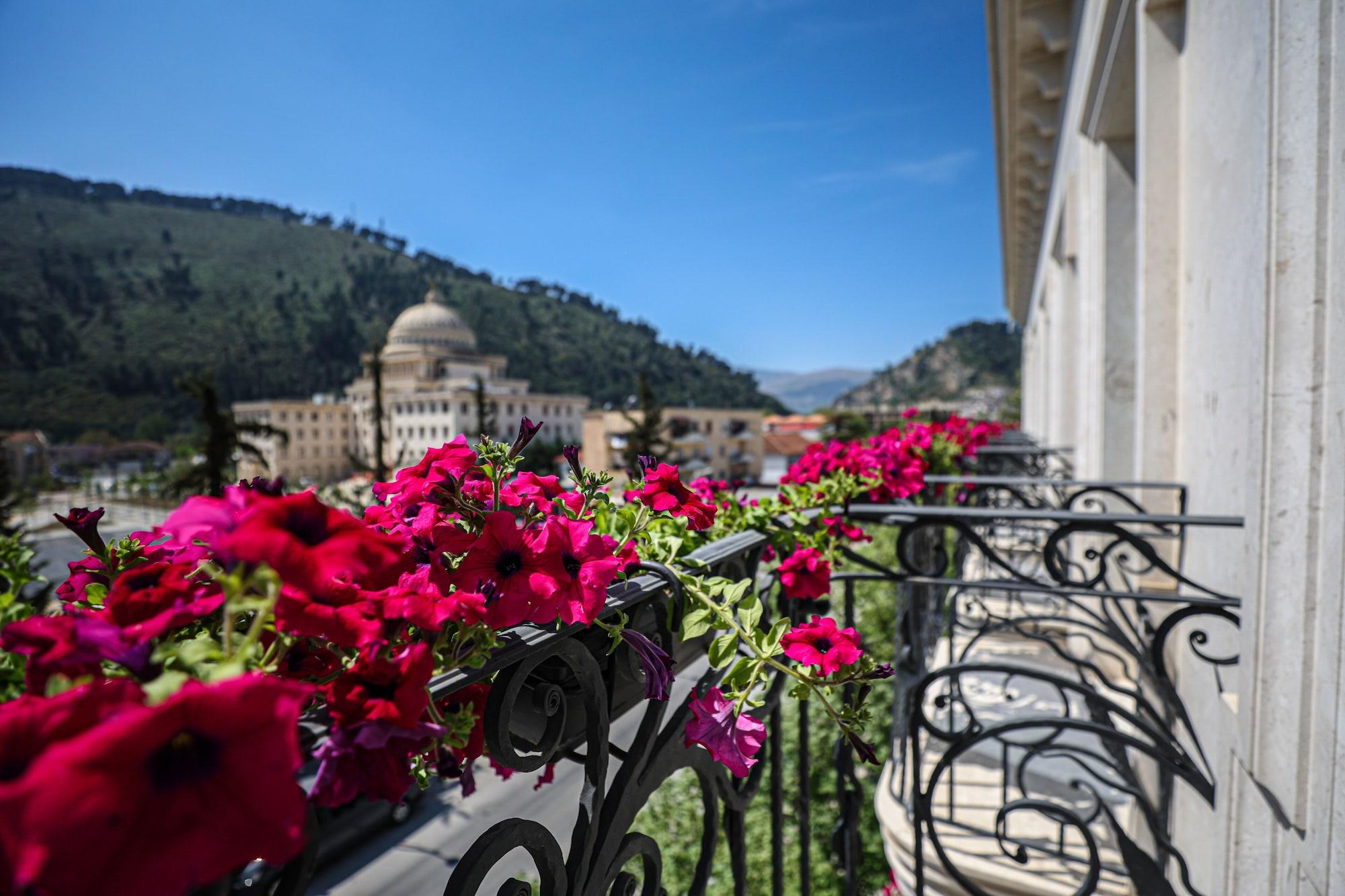Varios Hotel Plaza Berat