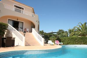 Alquiler Vacacional - Villa in peaceful location, superb views, pool, garden, mini golf and ping pong