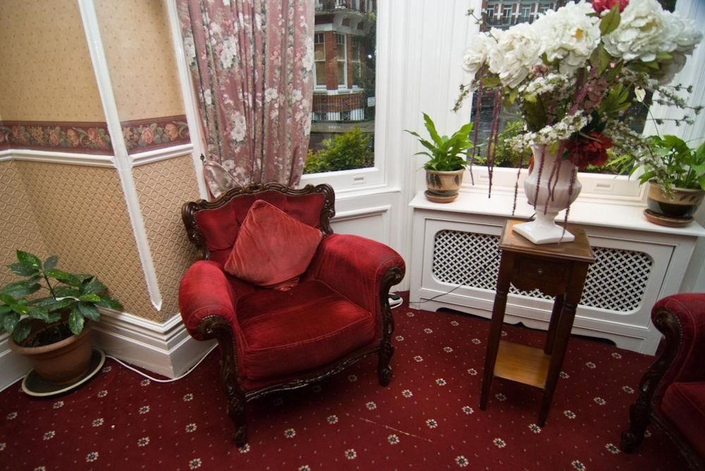 Vista Lobby Maranton House Hotel