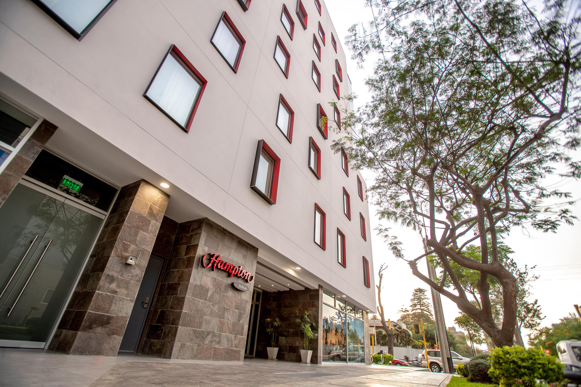 Vista Exterior Hampton by Hilton Lima San Isidro