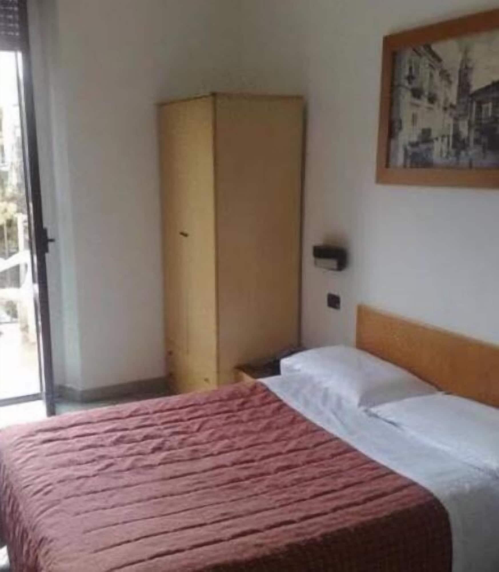 Varios Hotel Paola