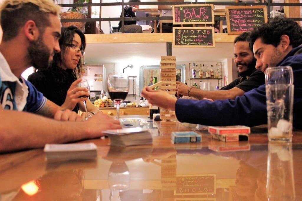 Bar/Salón Casa Volante Hostal - Hostel