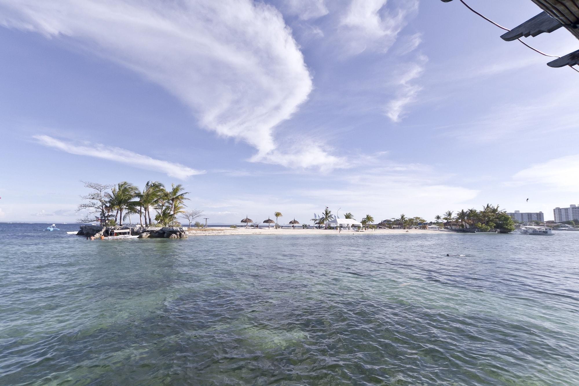 Playa Bluewater Maribago Beach Resort