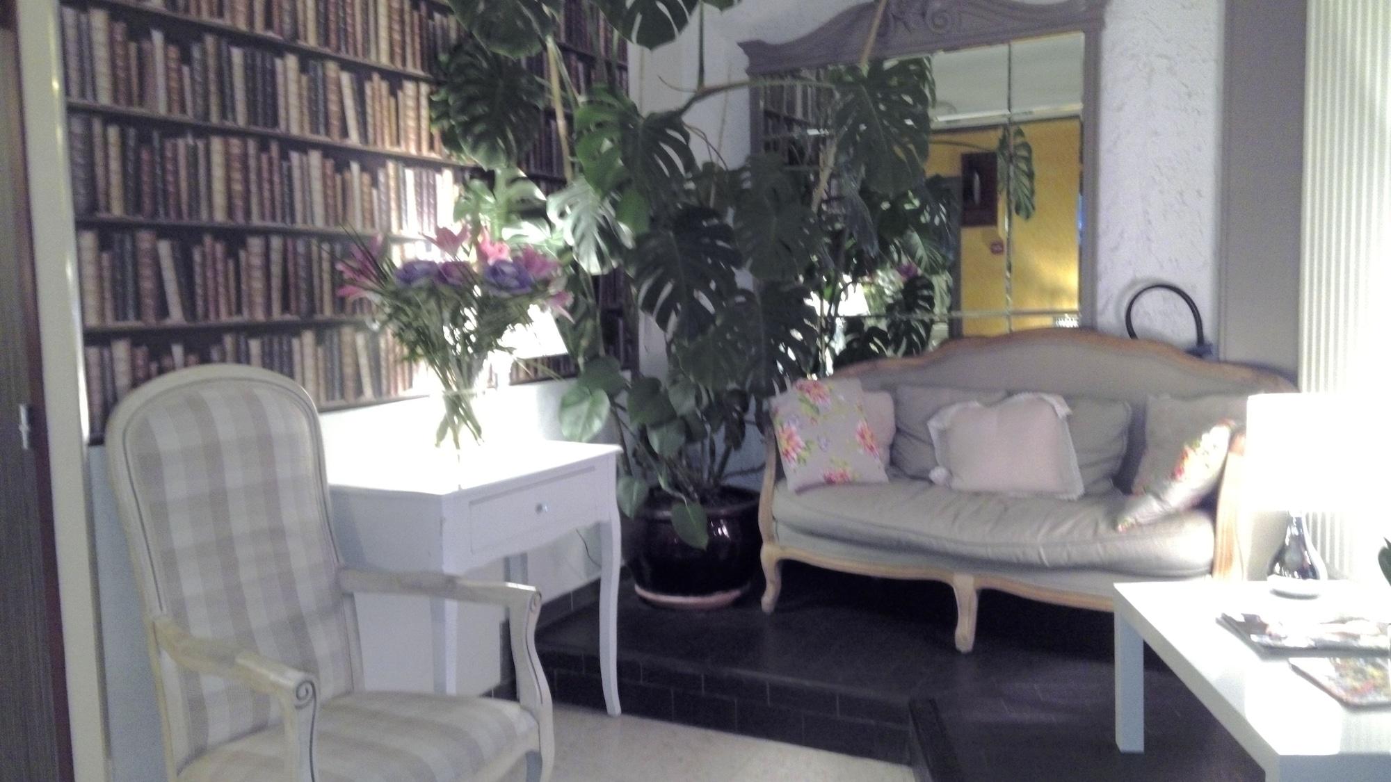 Varios Hotel de la Bastide