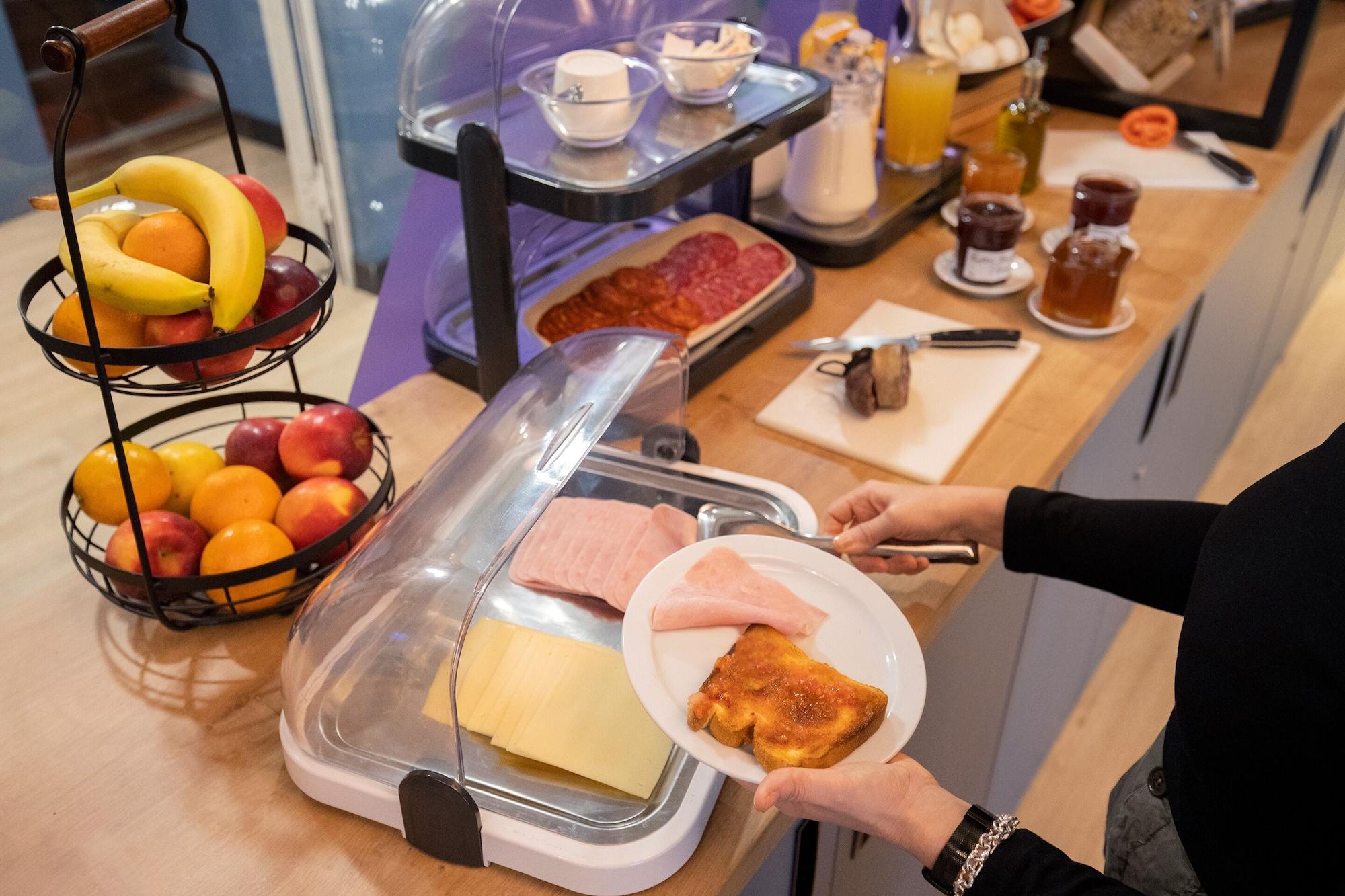 Restaurant Font Andorra Hostel by Nexta