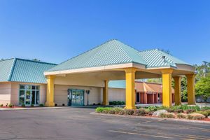 Alojamiento - Quality Inn and Suites Livonia
