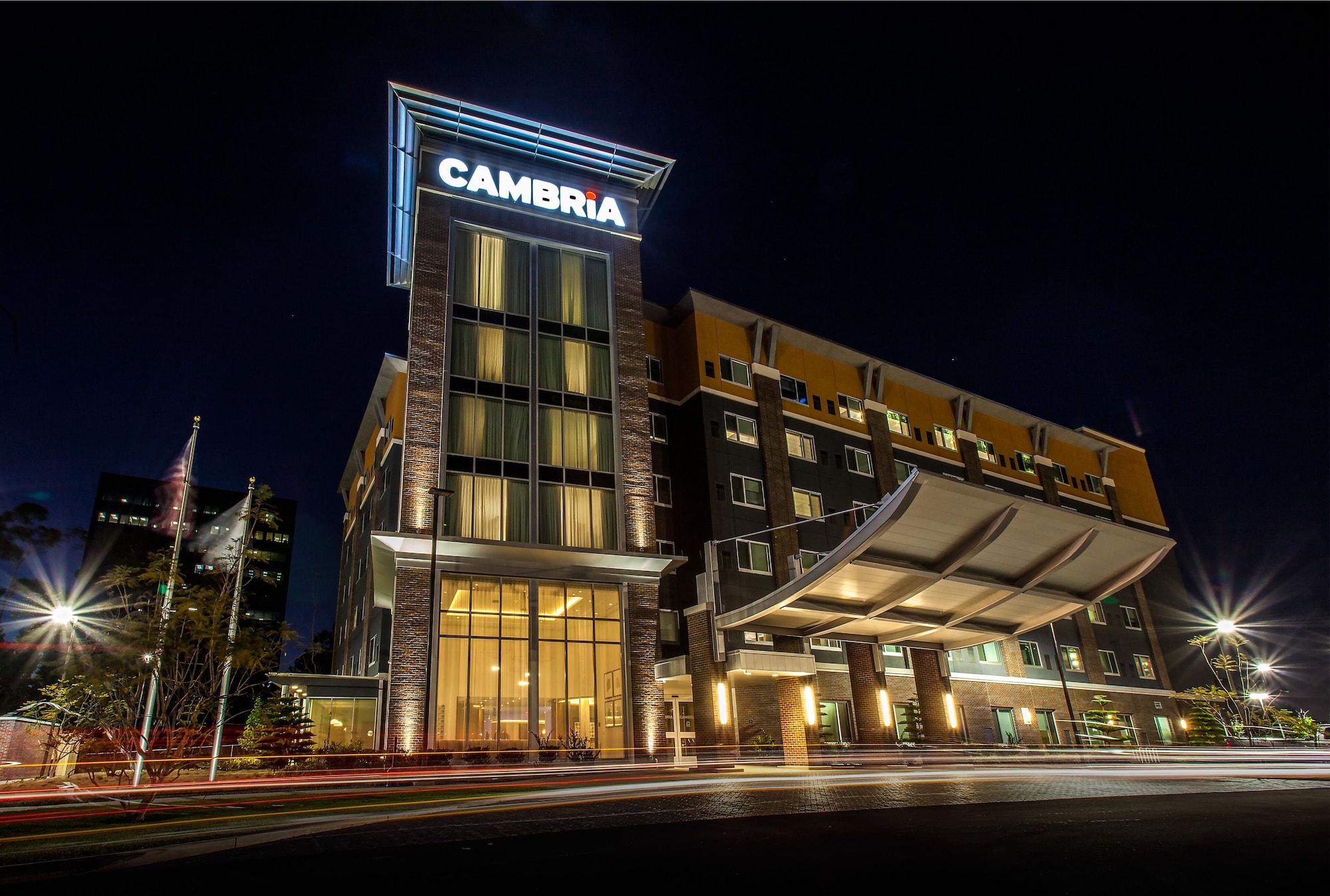 Vista Exterior Cambria Hotel LAX