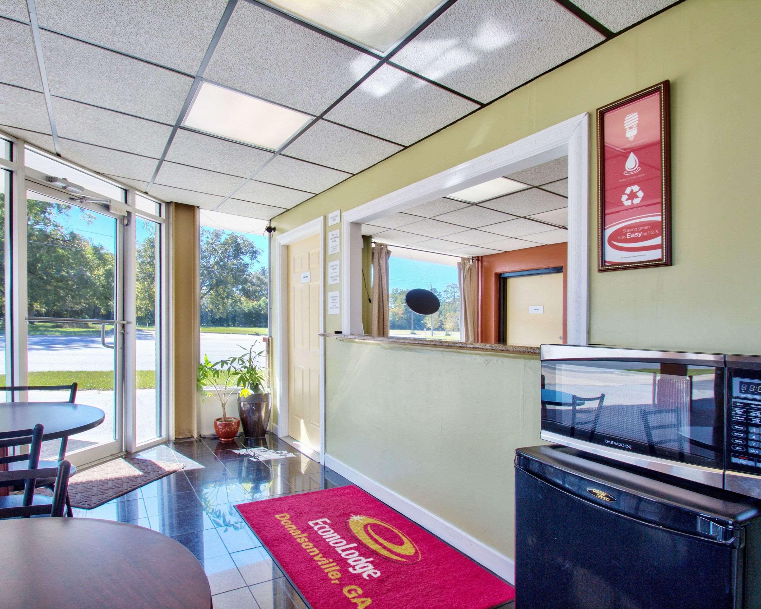 Vista Lobby Econo Lodge