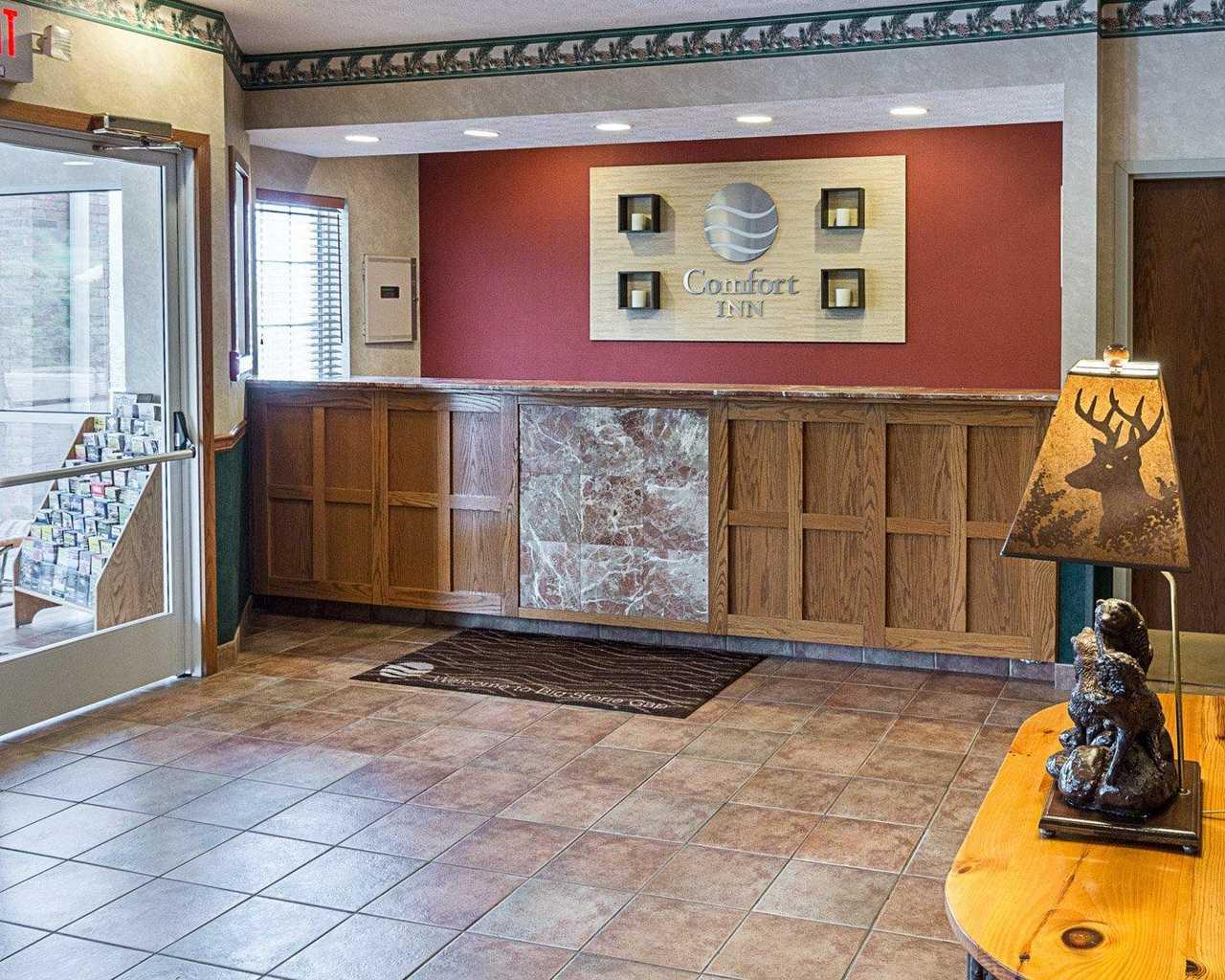 Vista Lobby Quality Inn & Suites