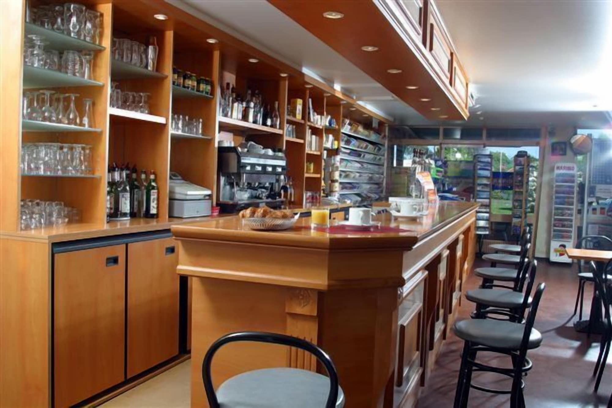 Bar/Salón Hôtel Le Relais
