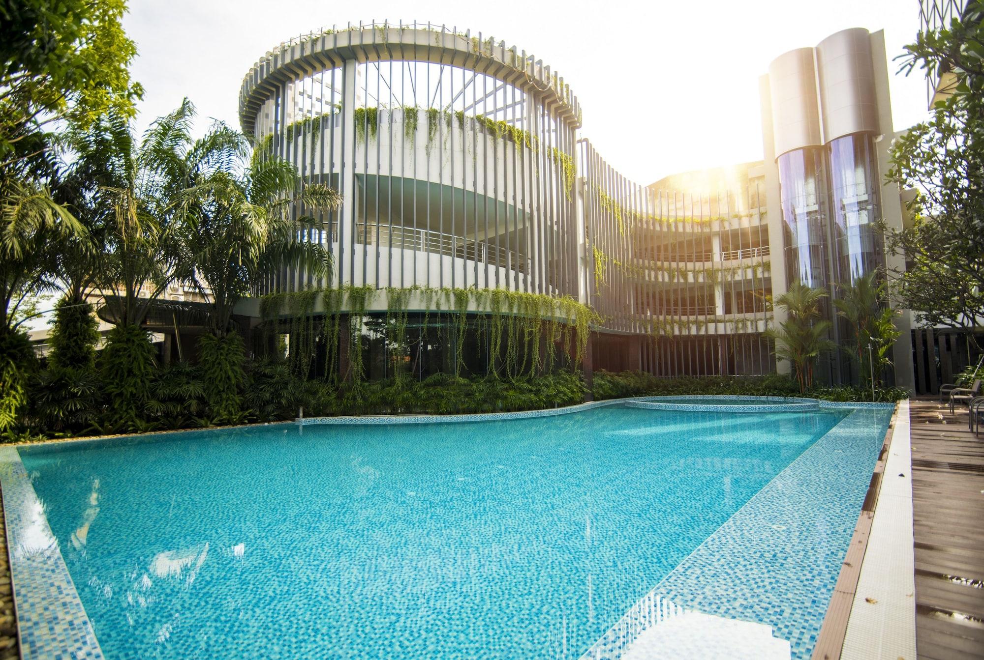 Vista Piscina The Mira Central Park Hotel