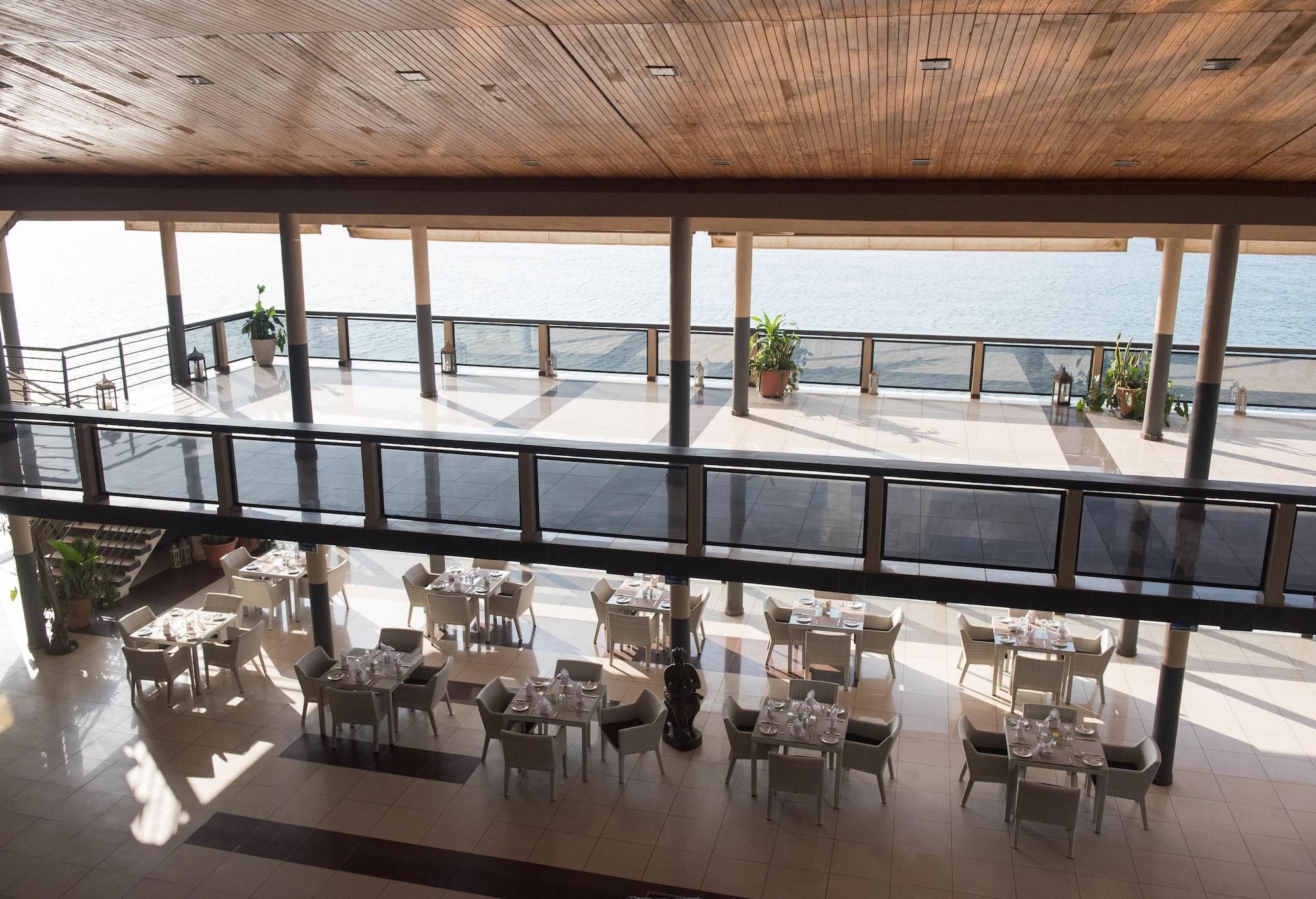 Restaurant Golden Tulip Essential Kimbima Freetown