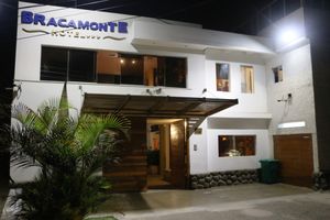 Alojamiento - TURISMO BRACAMONTE SAC