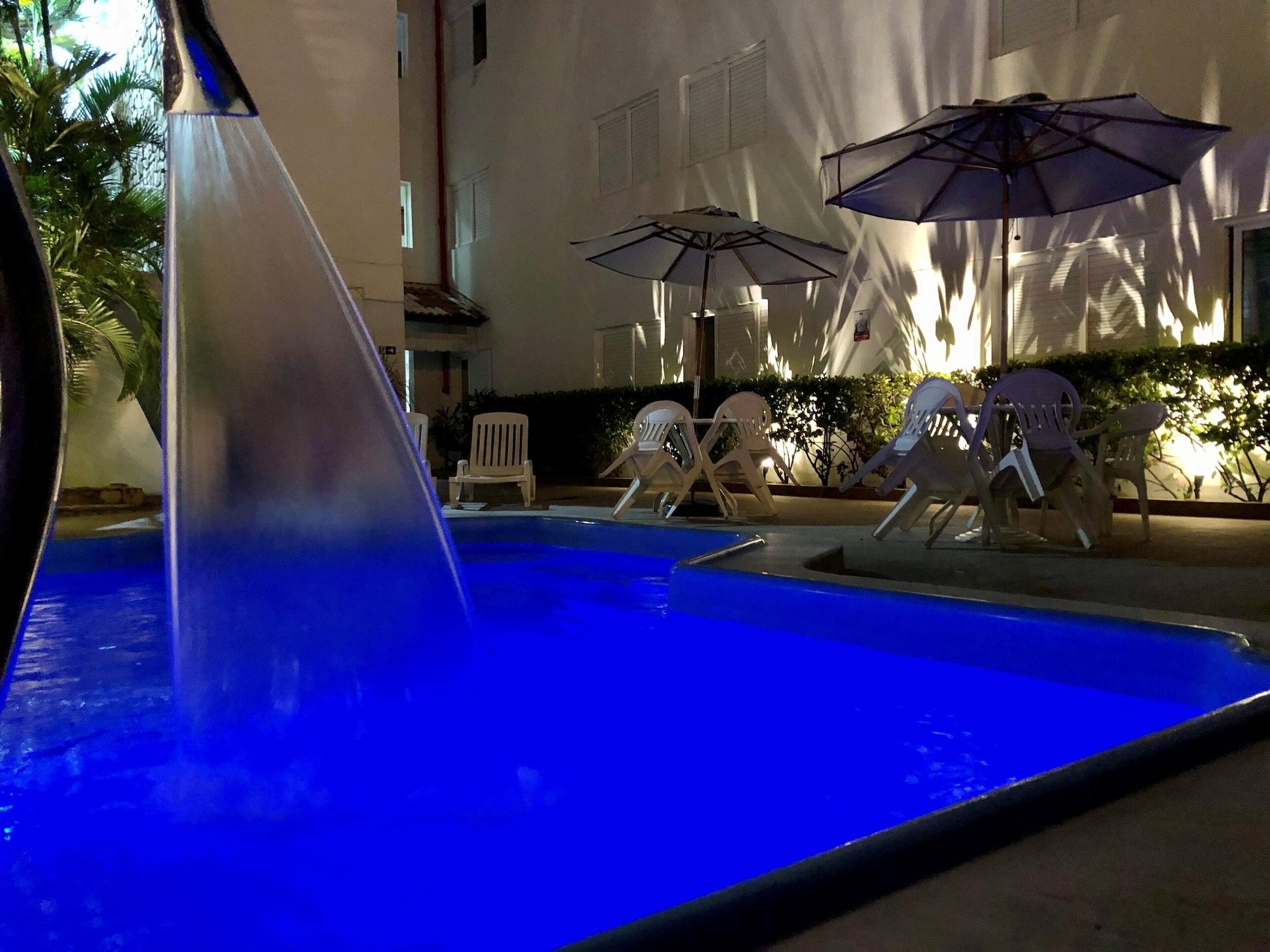 Vista Piscina Hotel Des Basques