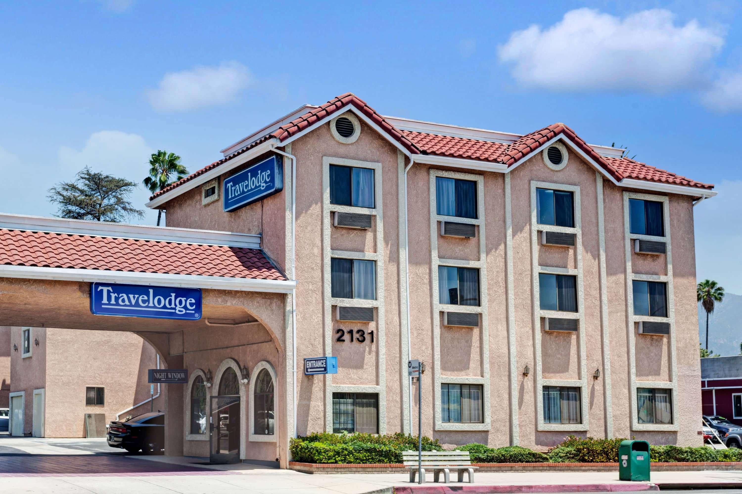 Vista Exterior Travelodge by Wyndham Pasadena Central
