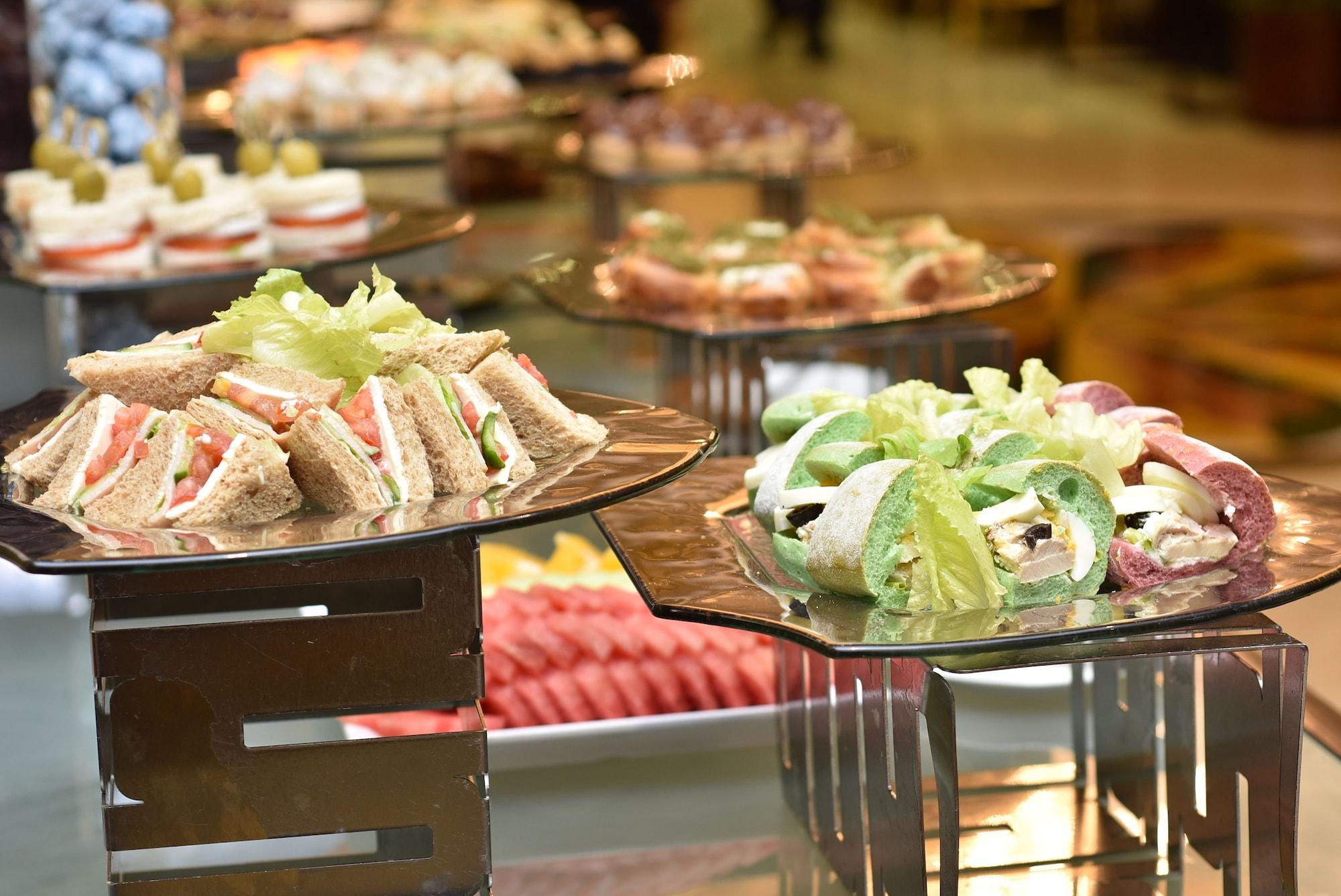 Restaurant Royal Rose Abu Dhabi, a Curio by Hilton Affiliated Hotel