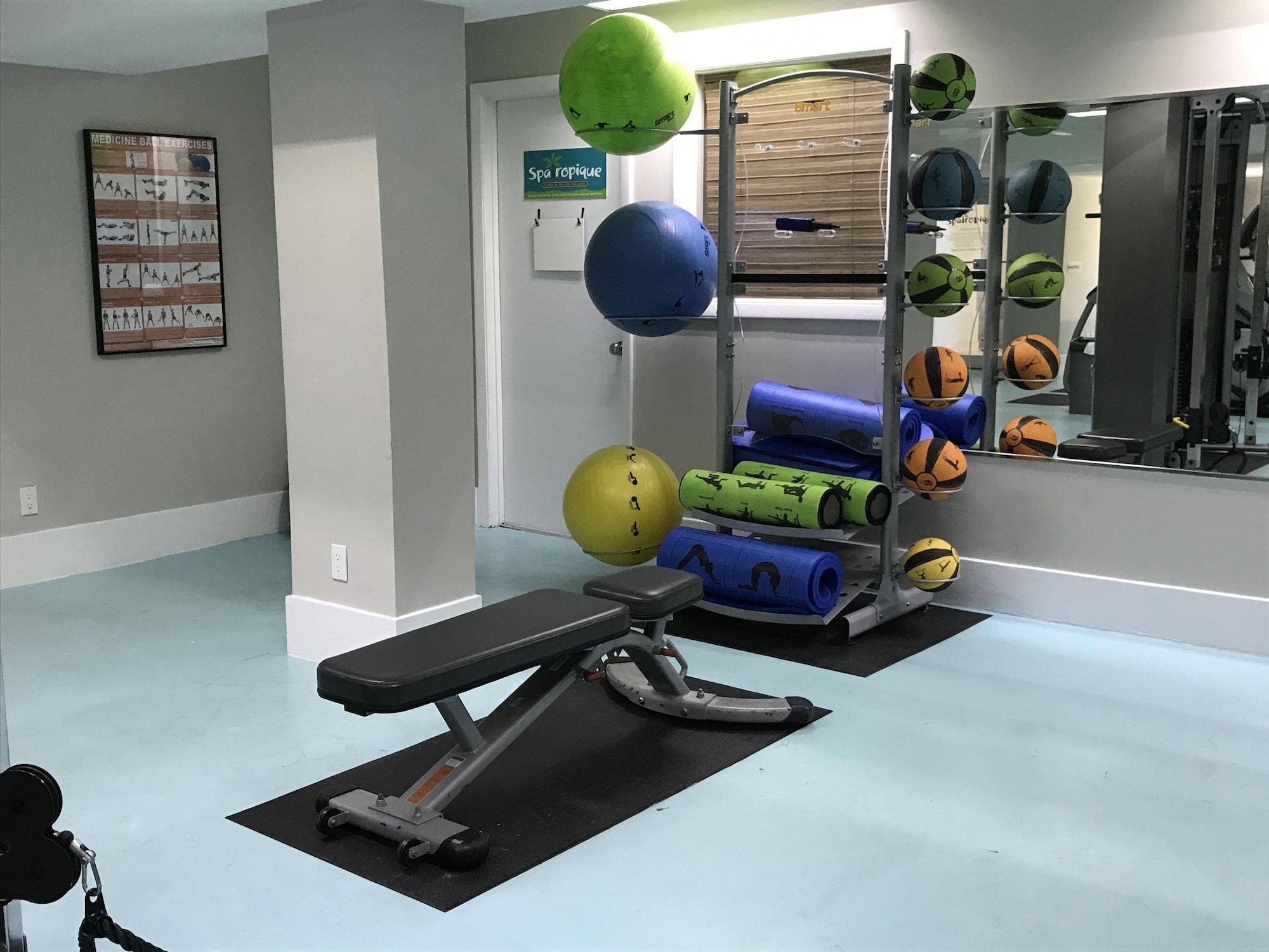 Gimnasio Ocean Club East, Grace Bay Beach