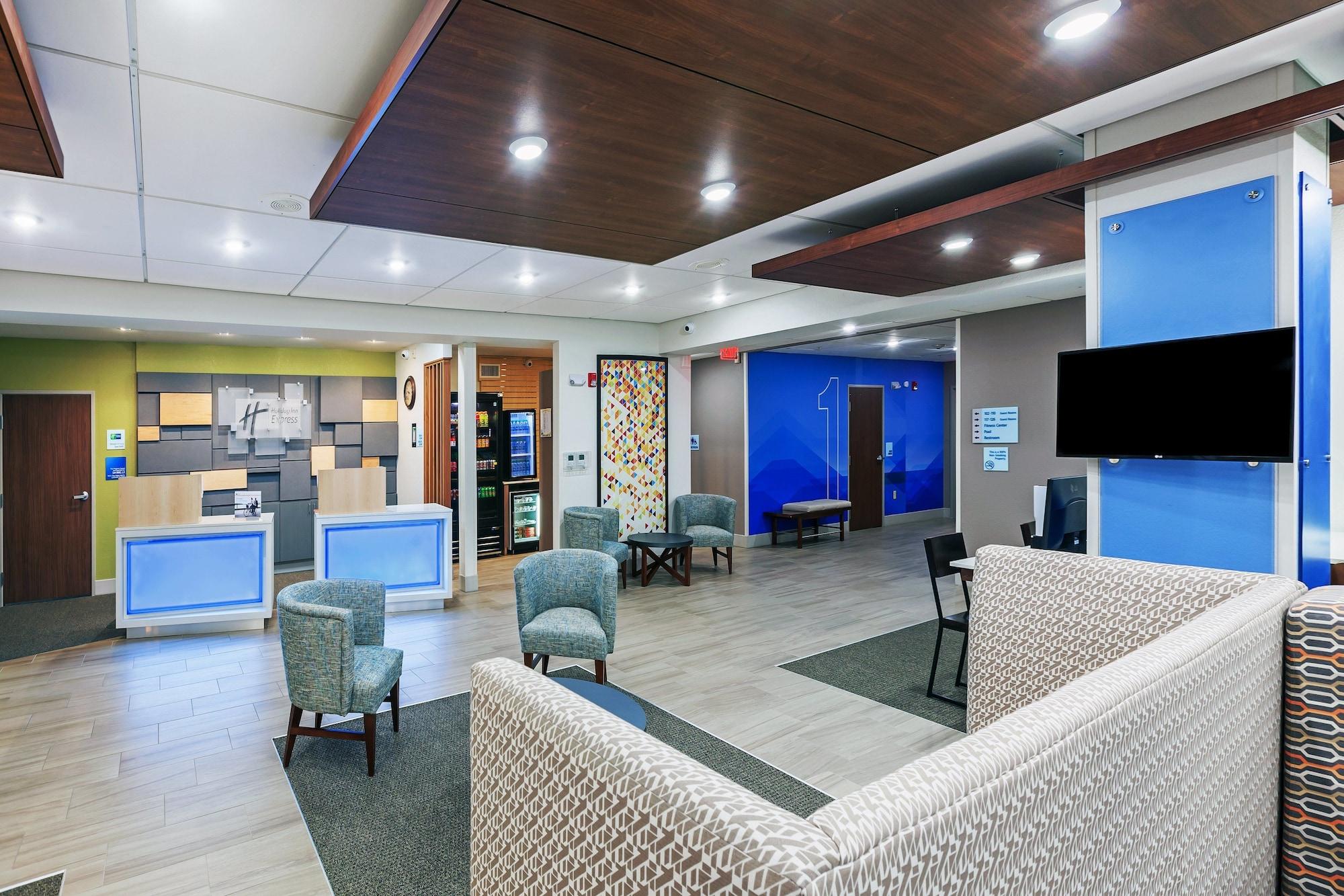 Vista Lobby Holiday Inn Express Hotel & Suites Dallas Lewisville by IHG