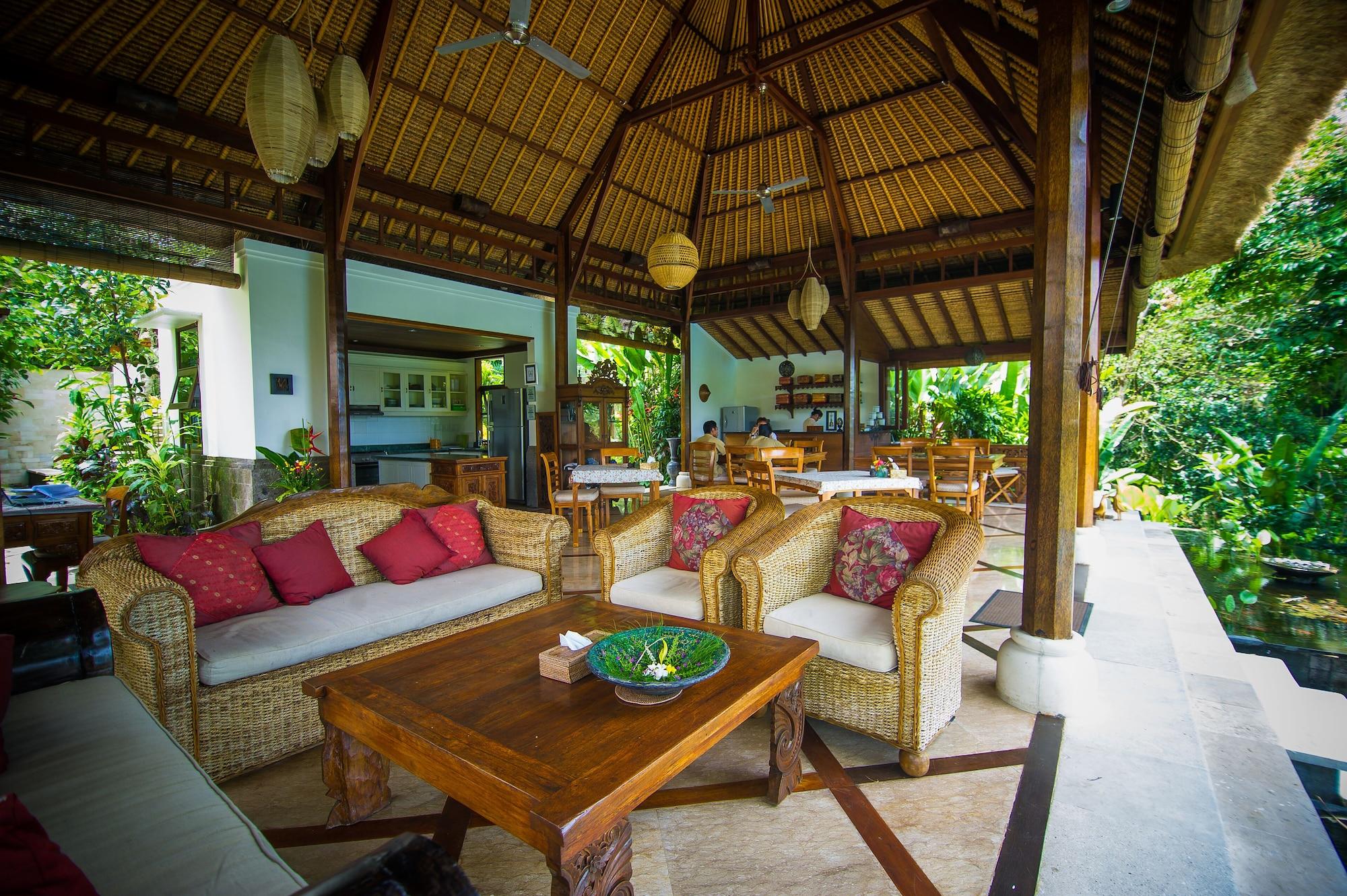 Vista Lobby Amori Villas