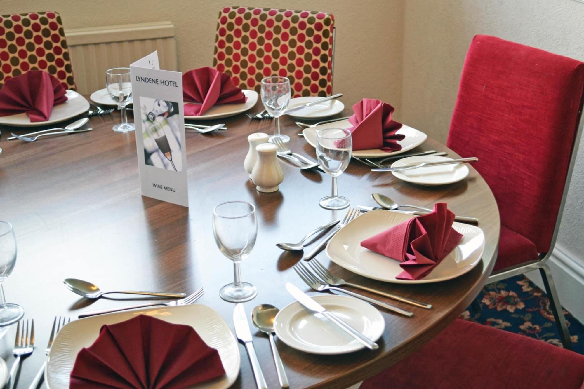 Restaurant Lyndene Hotel