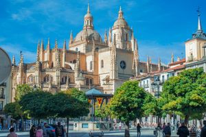Passeio - Tour a Ávila e Segóvia com visitas guiadas