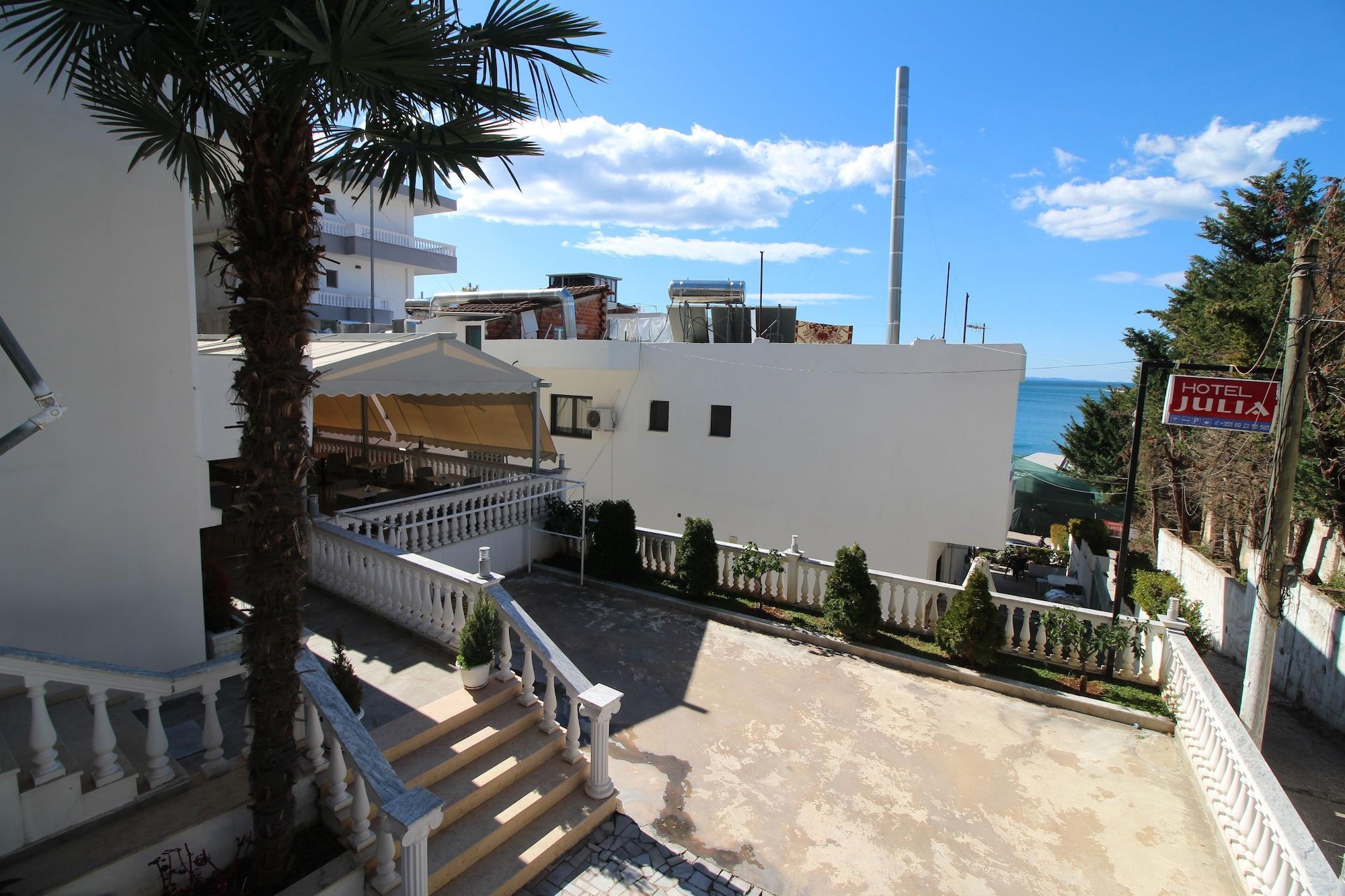 Vista Exterior Julia Hotel