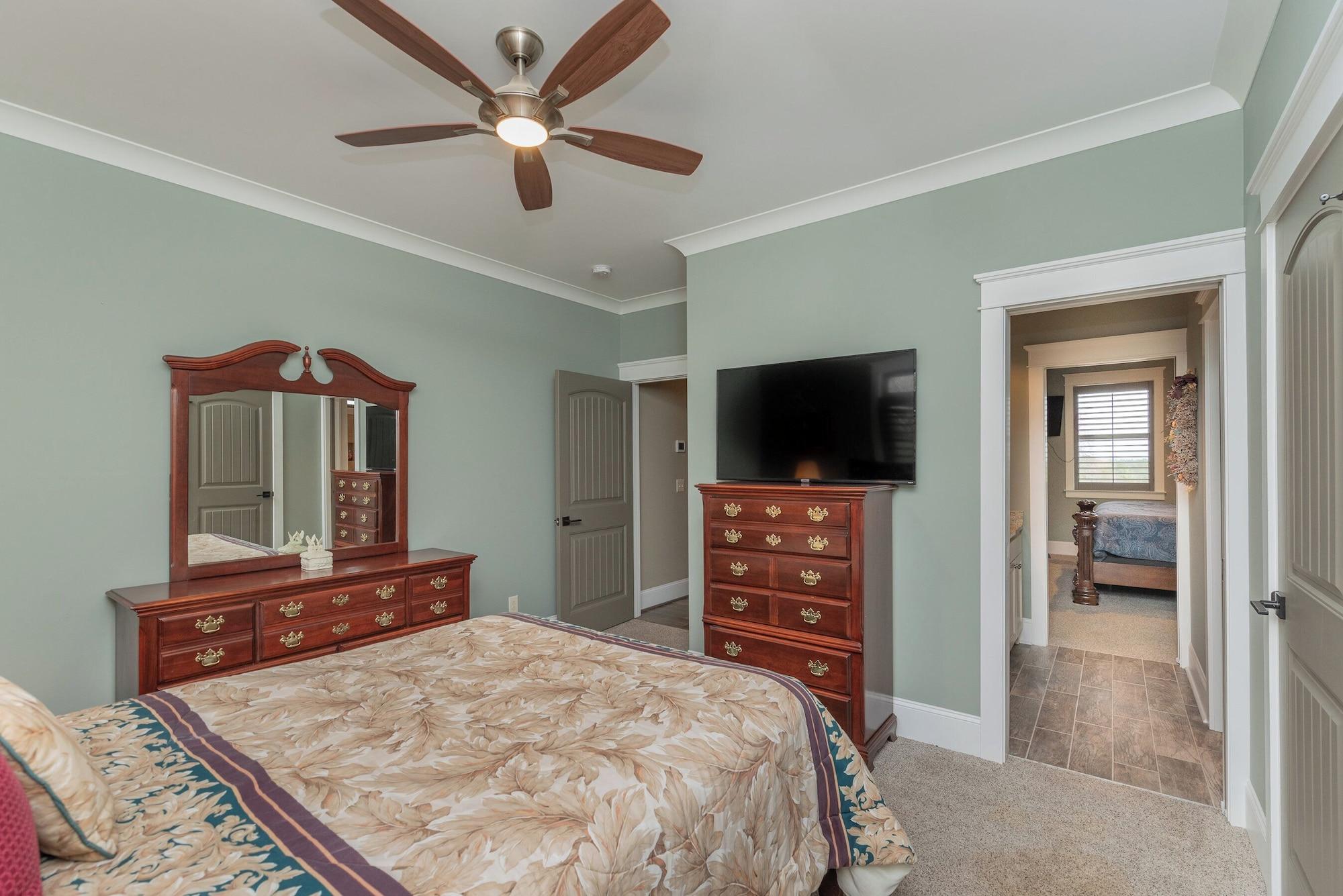 Habitación 3-bedroom modern farmhouse retreat near the Masters w/ pool and hot-tub