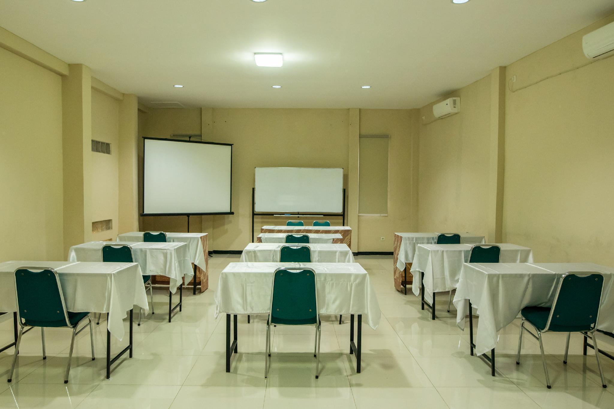 Centro de Negocios Cepu Indah 2