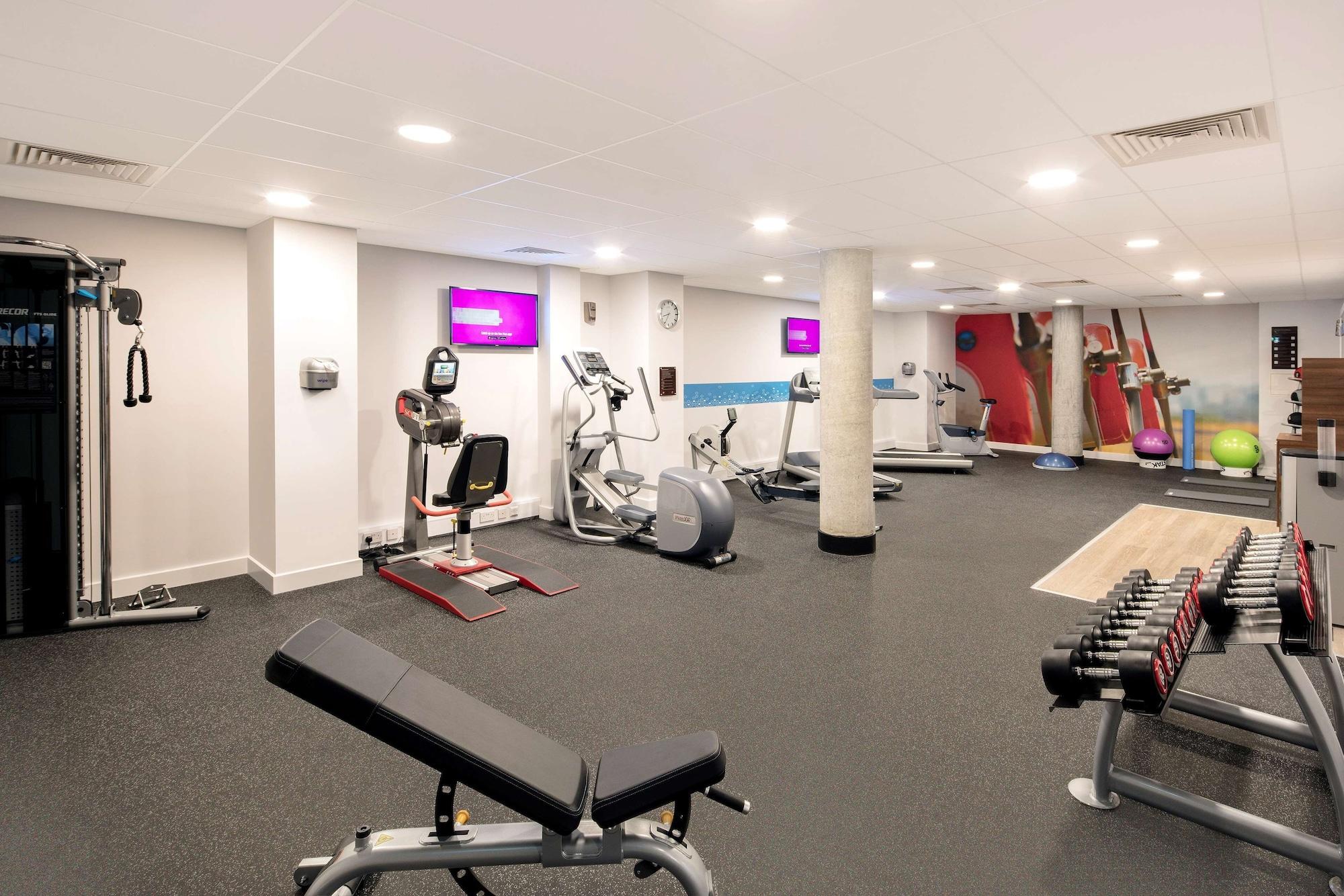Gimnasio Hampton by Hilton London Stansted Airport