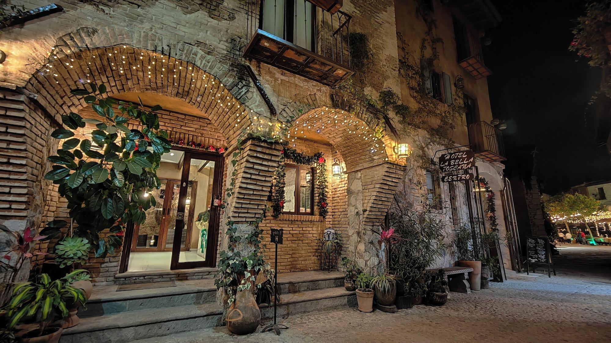 Vista Exterior La Bella Toscana Centro